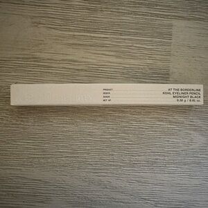 R.E.M. Beauty - At The Borderline - black eyeliner